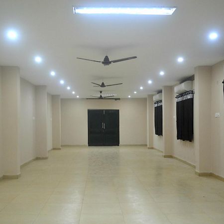 Hotel Bhammars Balangir Esterno foto