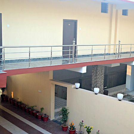 Hotel Bhammars Balangir Esterno foto