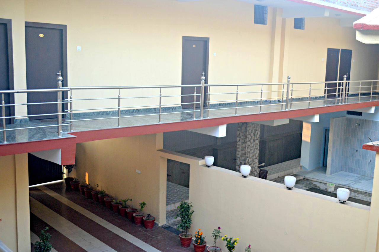 Hotel Bhammars Balangir Esterno foto