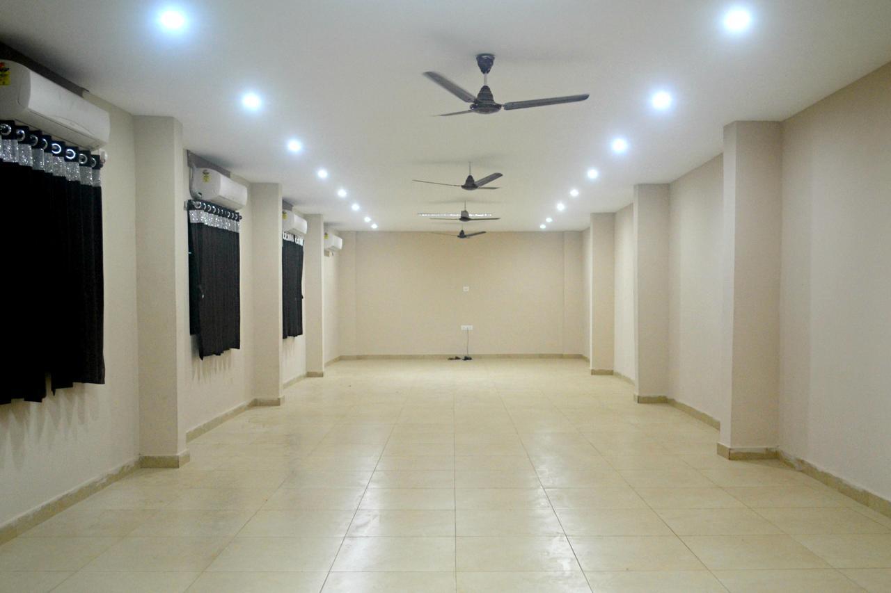 Hotel Bhammars Balangir Esterno foto