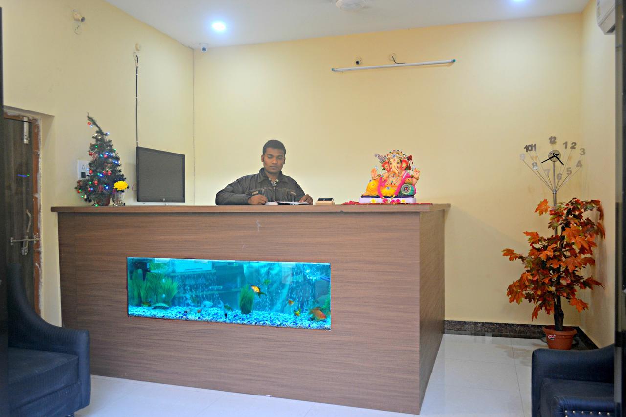 Hotel Bhammars Balangir Esterno foto
