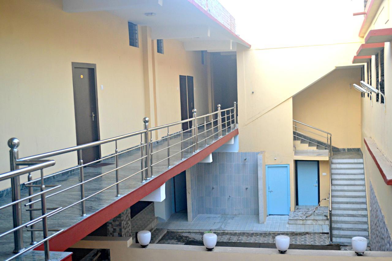 Hotel Bhammars Balangir Esterno foto